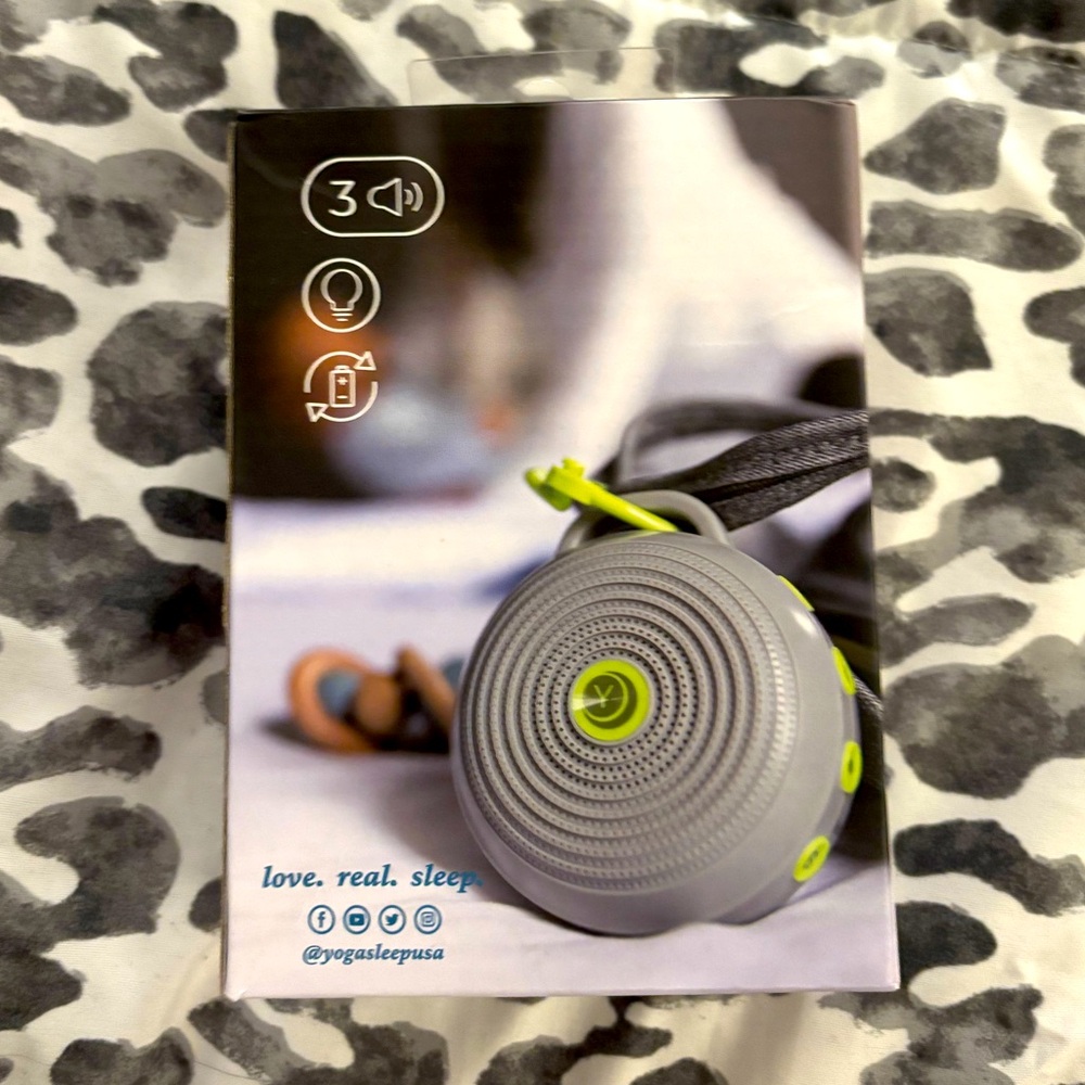 Yoga sleep baby Hushh, portable sound machine, brand new, never opened